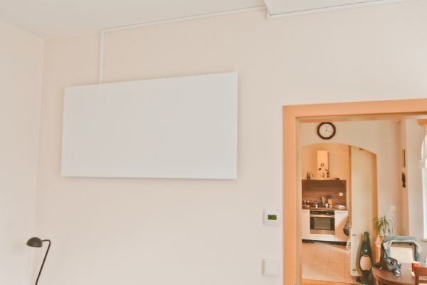 infrapanel-heatwell-710w-fl-v-loznici79C3C8C8-1051-3119-BCA0-2878E37FD052.jpg