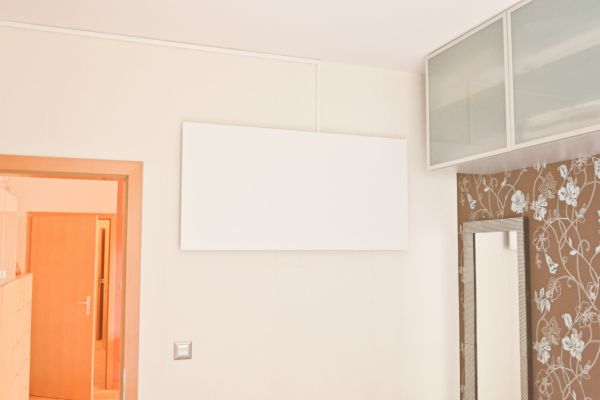 infrapanel-heatwell-710w-v-druhe-lozniciD666C28F-ADF5-998A-5AC6-F931CE3E5F72.jpg
